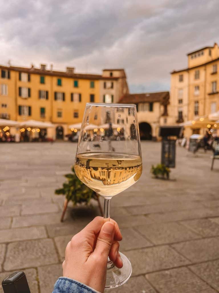 Piazza dell'Anfiteatro, Lucca